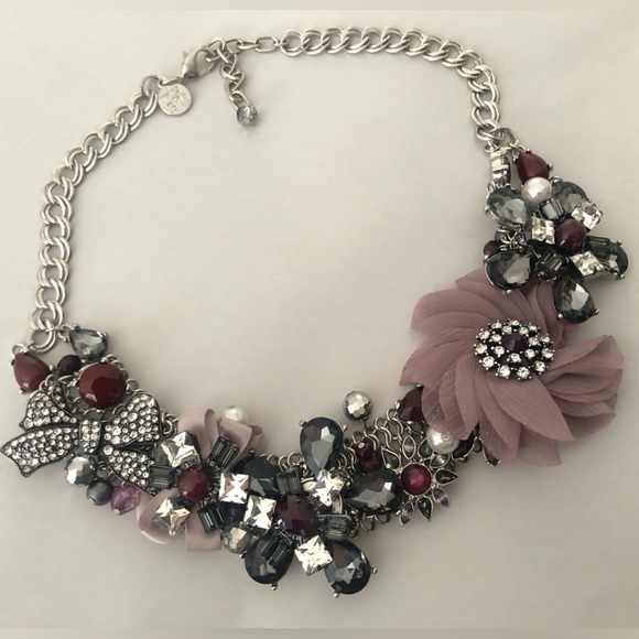 White House Black market necklace. - Picture 4 of 8